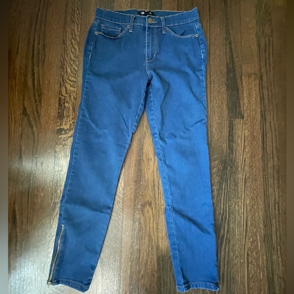 Forever 21 skinny jeans with zip ankle
